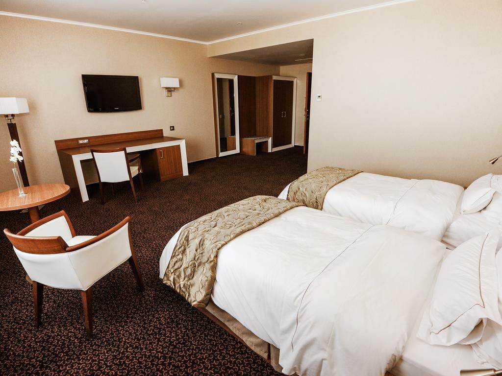 Premier Palace Spa Hotel Bucureşti Eksteriør bilde A room at the hotel