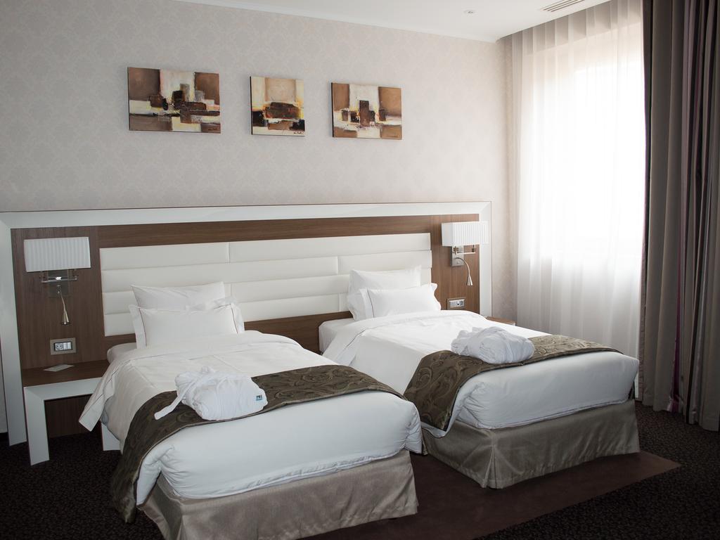 Premier Palace Spa Hotel Bucureşti Eksteriør bilde A room at the hotel