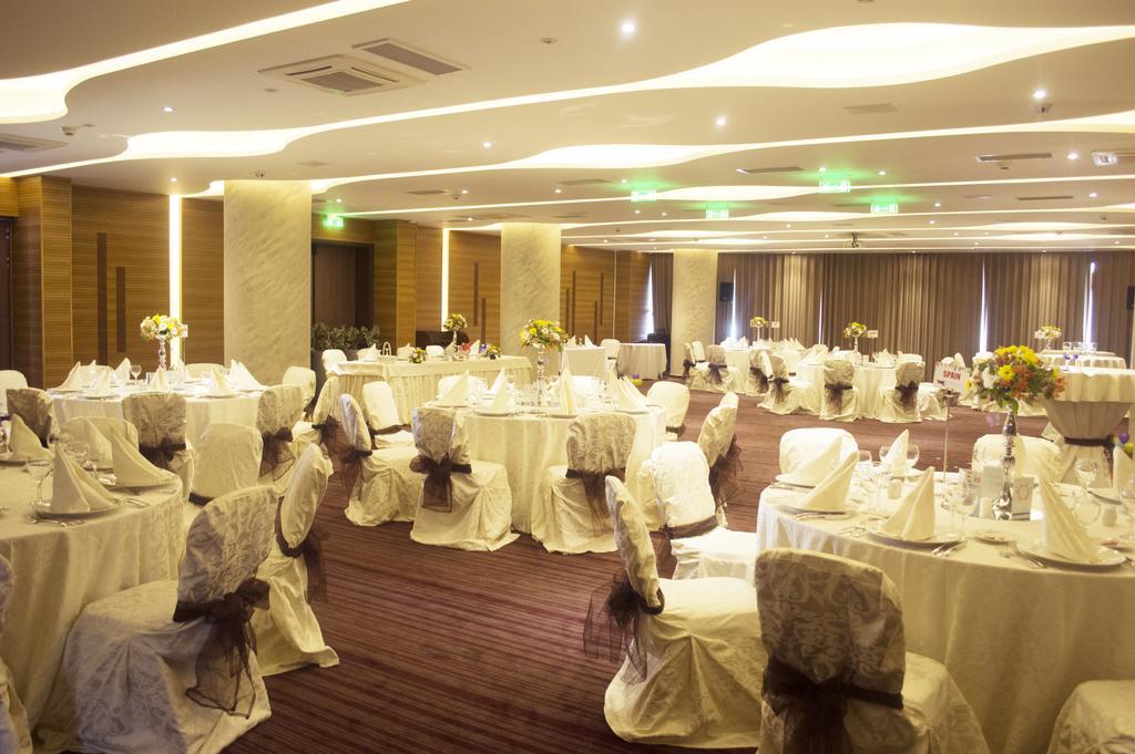 Premier Palace Spa Hotel Bucureşti Eksteriør bilde The ballroom of the hotel