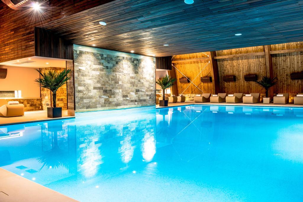 Premier Palace Spa Hotel Bucureşti Eksteriør bilde The swimming pool at the hotel