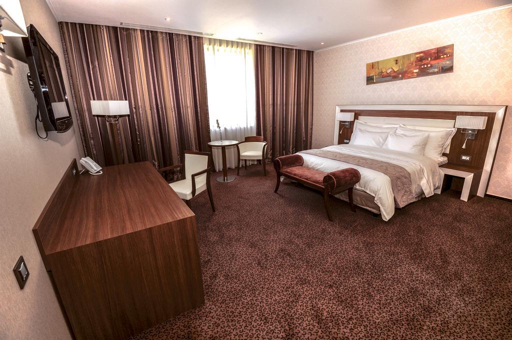 Premier Palace Spa Hotel Bucureşti Eksteriør bilde A room at the hotel