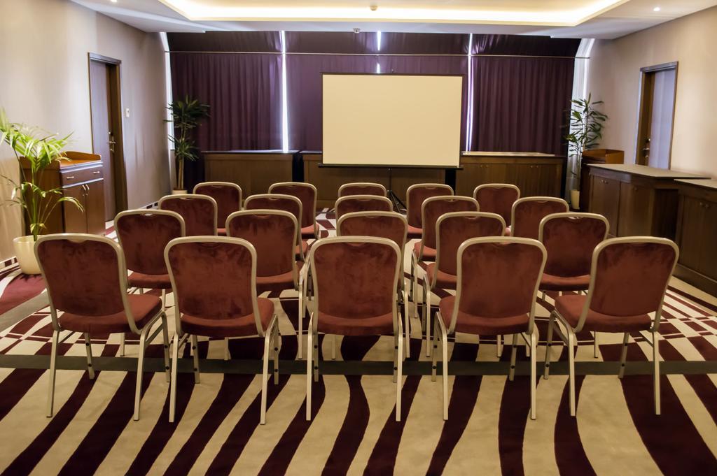 Premier Palace Spa Hotel Bucureşti Eksteriør bilde A typical meeting room
