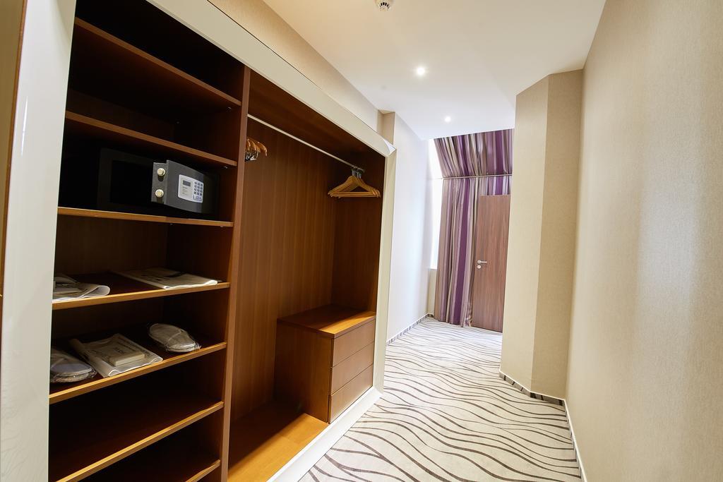 Premier Palace Spa Hotel Bucureşti Eksteriør bilde A room at the hotel