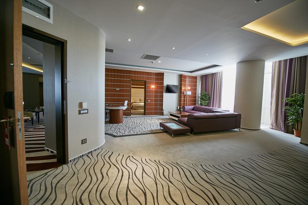 Premier Palace Spa Hotel Bucureşti Eksteriør bilde The interior of a suite at the Radisson Blu Hotel, Bucharest