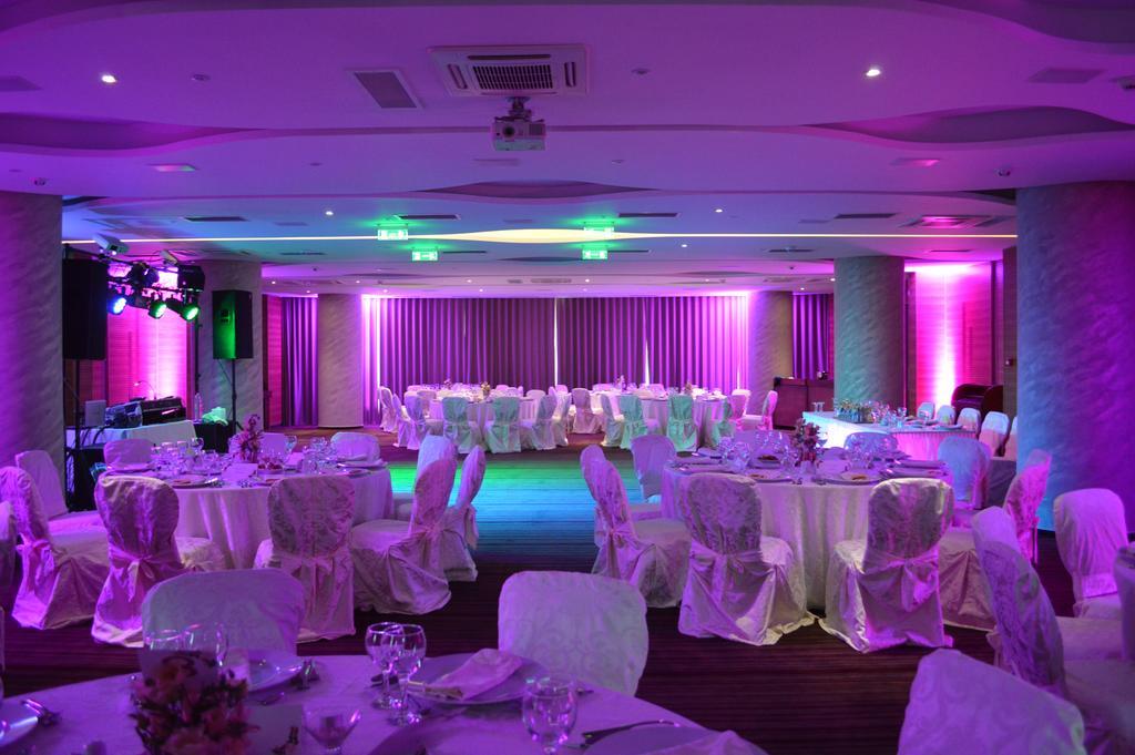 Premier Palace Spa Hotel Bucureşti Eksteriør bilde A wedding reception