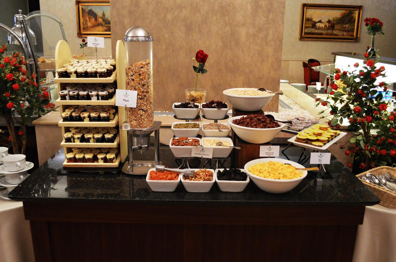 Premier Palace Spa Hotel Bucureşti Eksteriør bilde A breakfast buffet